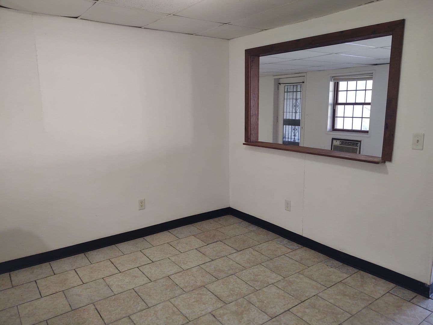 Milan Apartment: 2702 117th Ave W