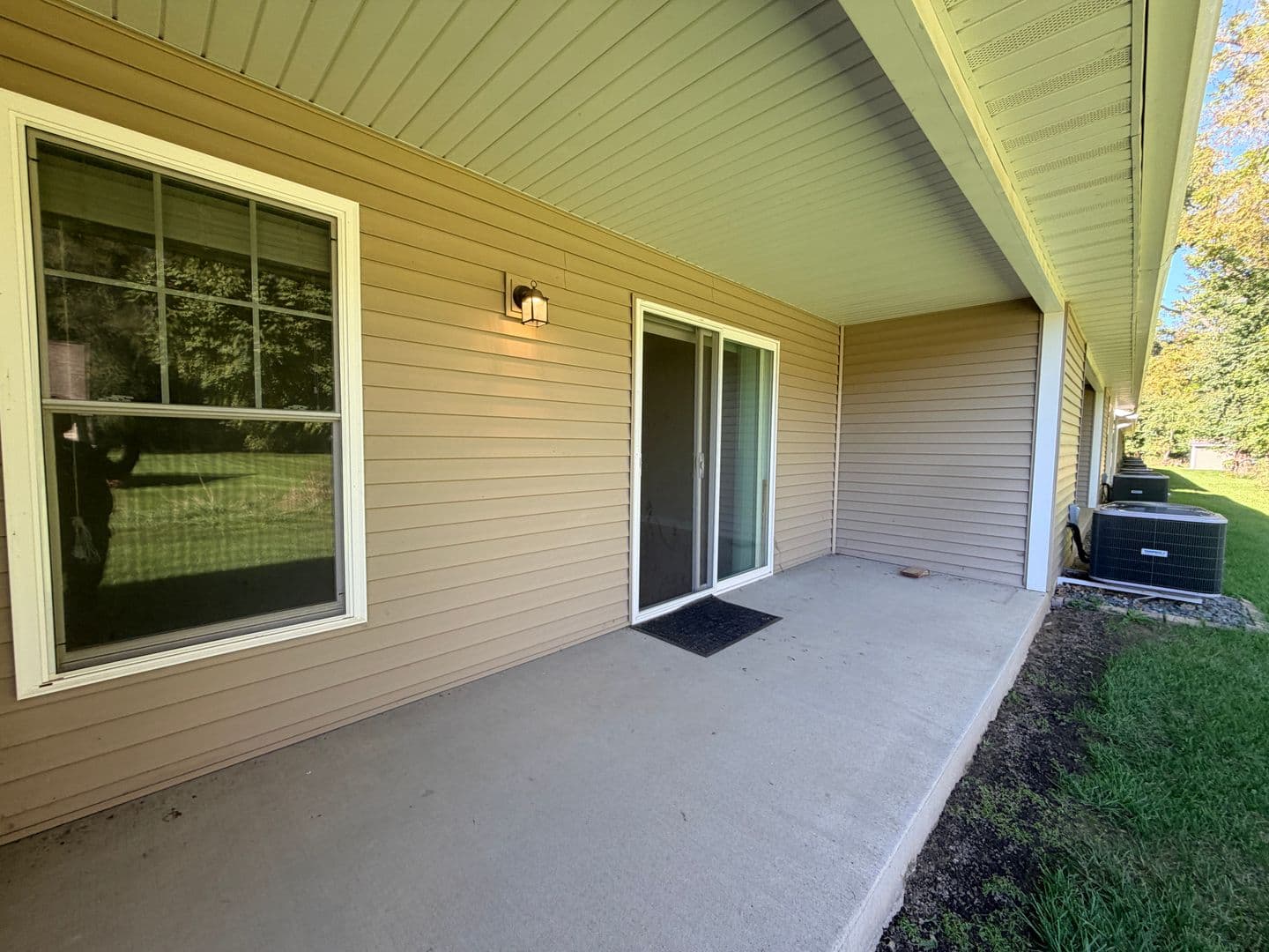 Moline House: 1420 51st Street Drive