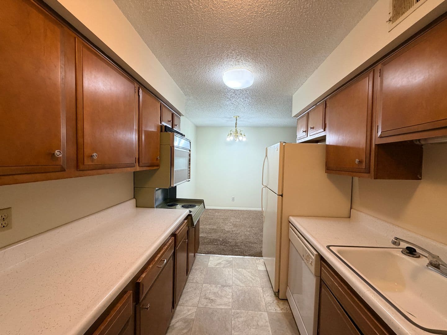 Rock Island Apartment: 1804 16th St