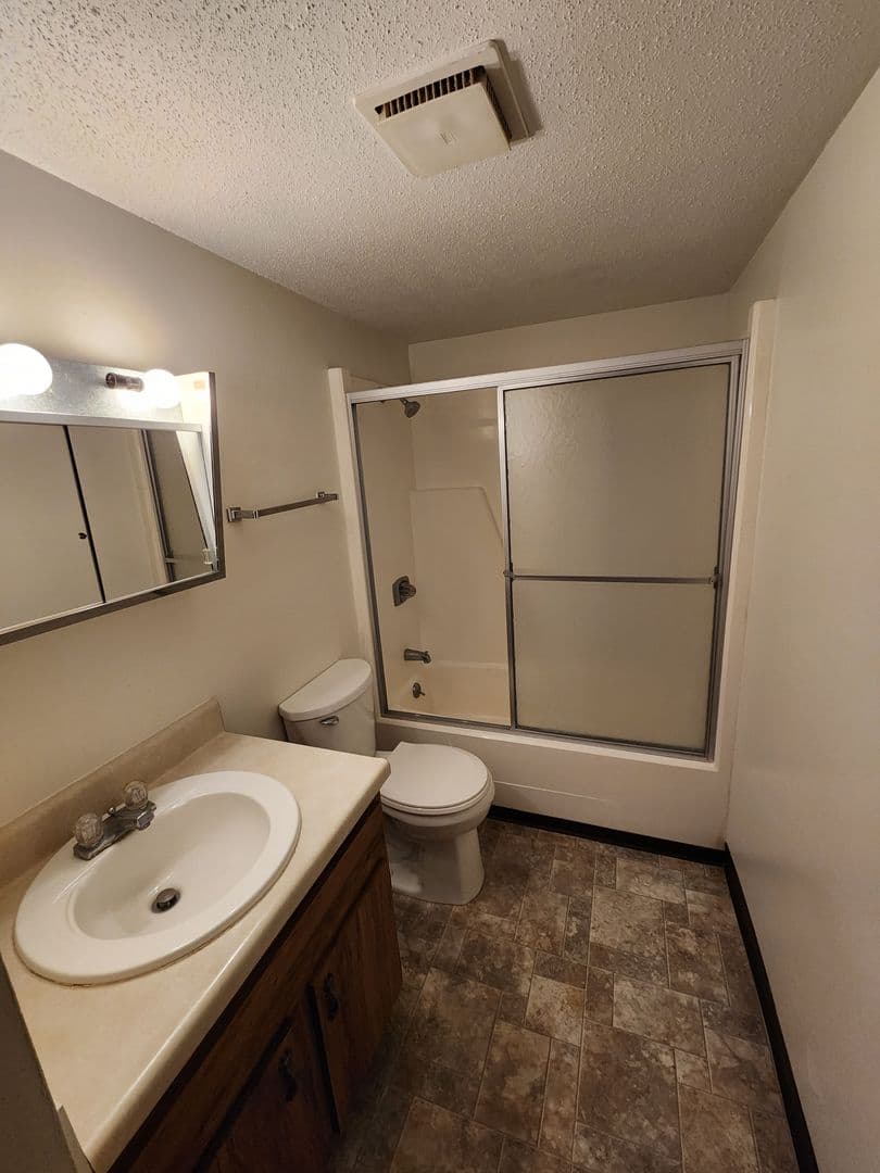 Rock Island Apartment: 9020 13th St W