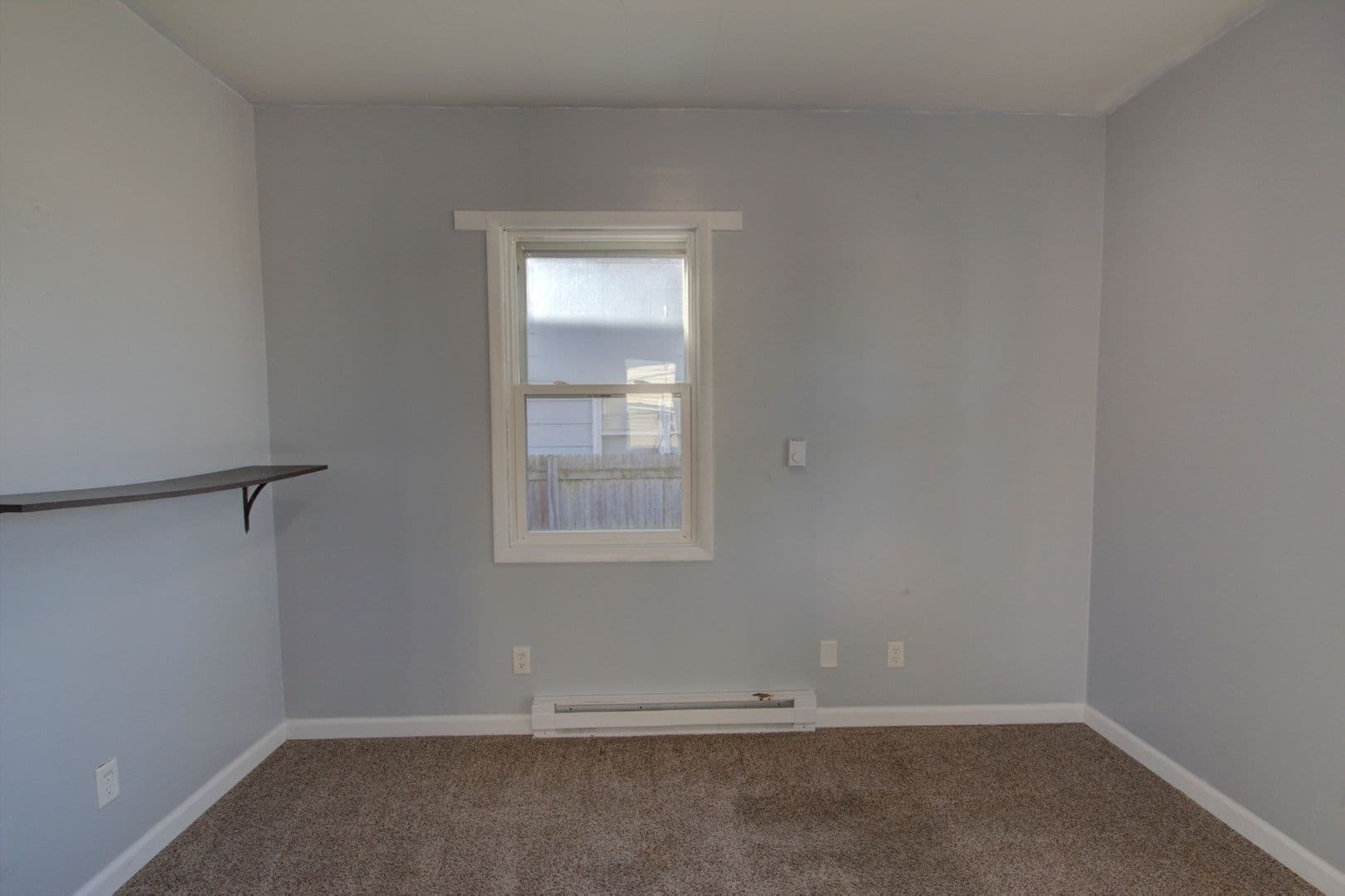 Silvis Apartment: 123 3rd St