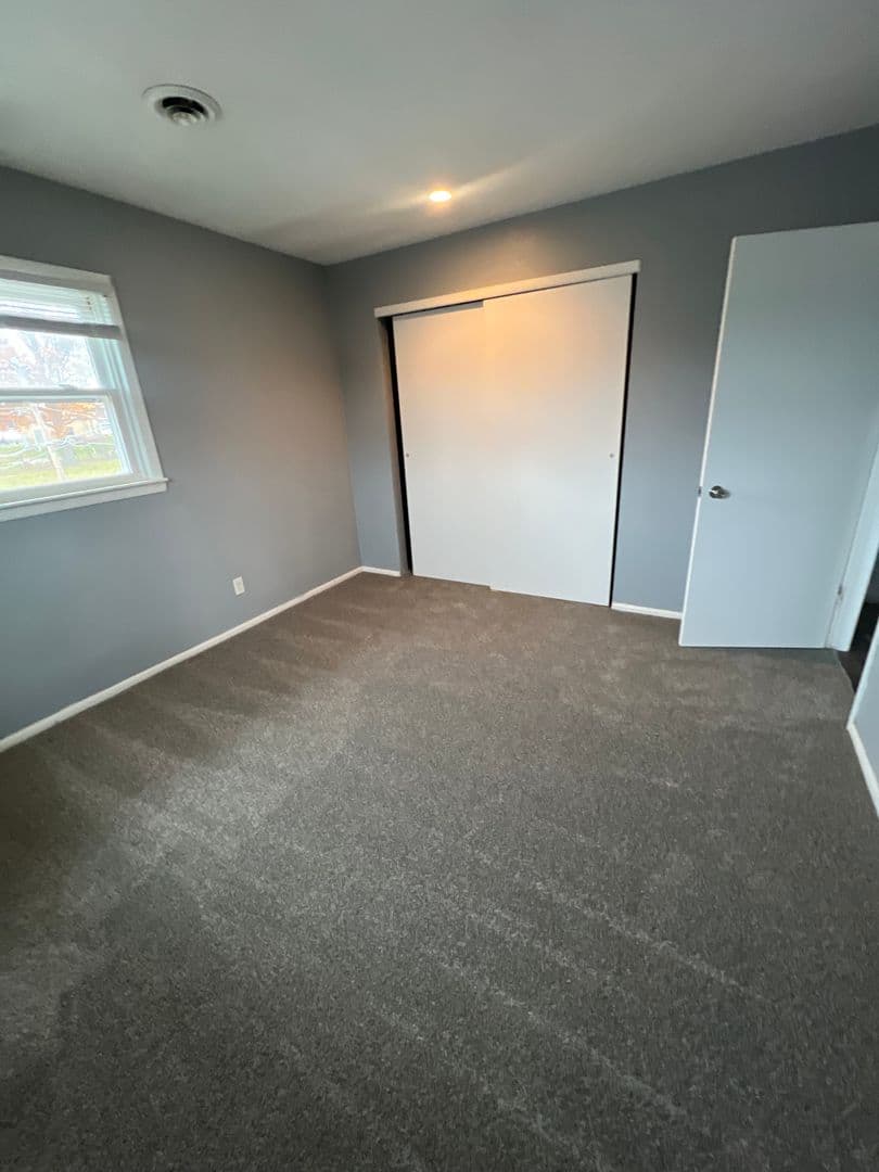 Davenport Apartment: 3520 Bridge Ave