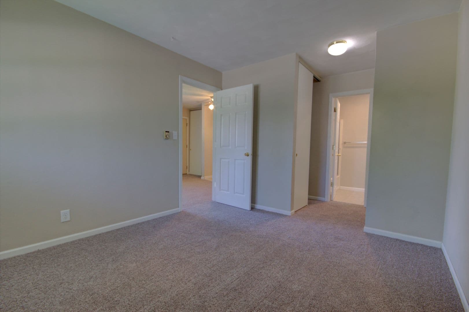 Moline Apartment: 3520 60th St