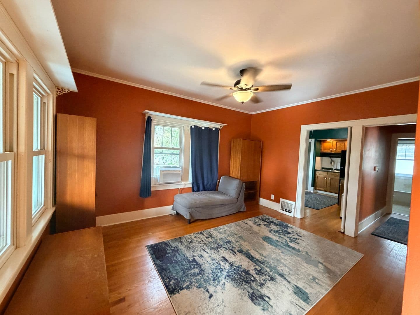 Moline House: 1565 34th Ave