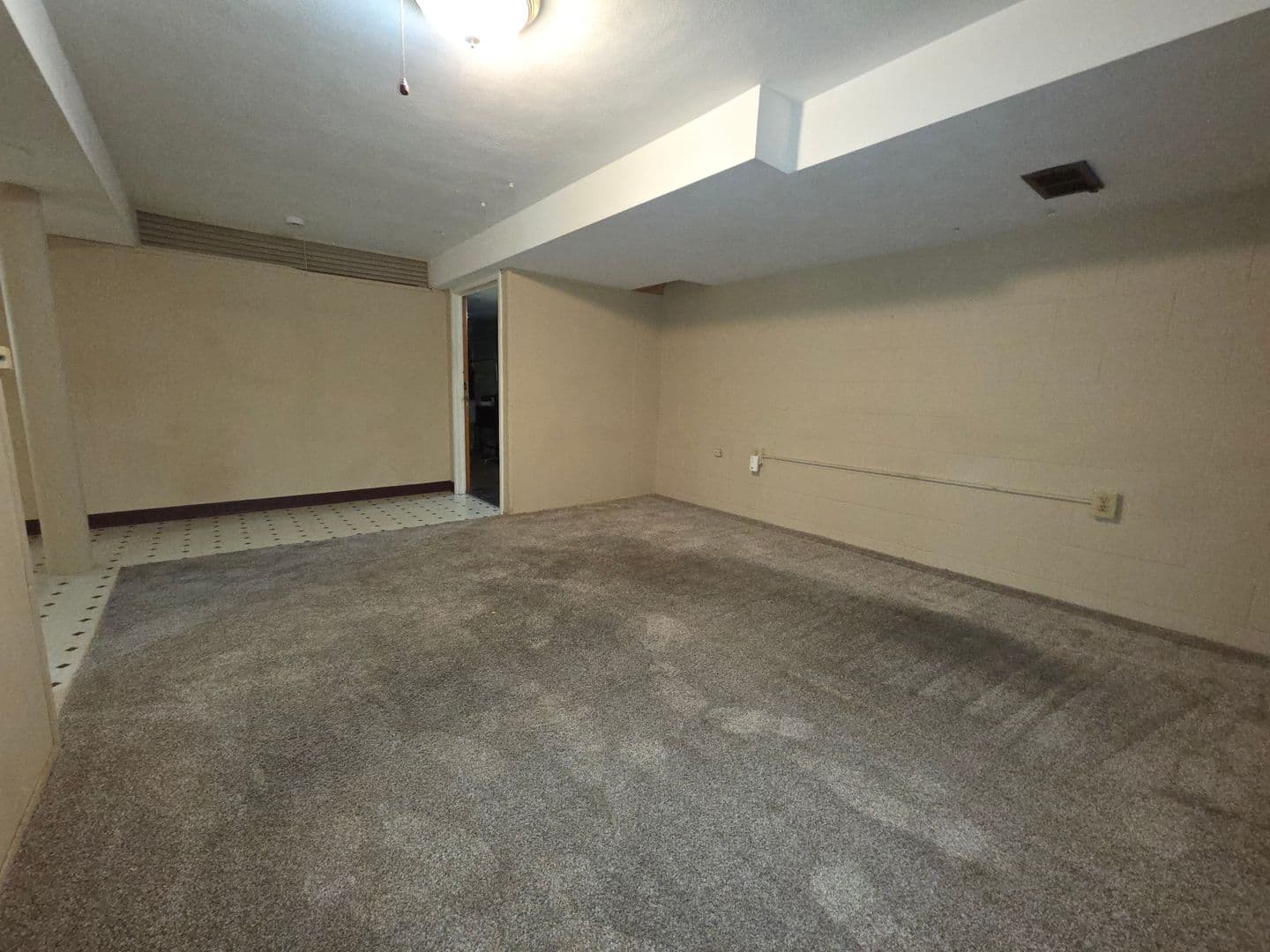 Moline Apartment: 1705 11th Ave