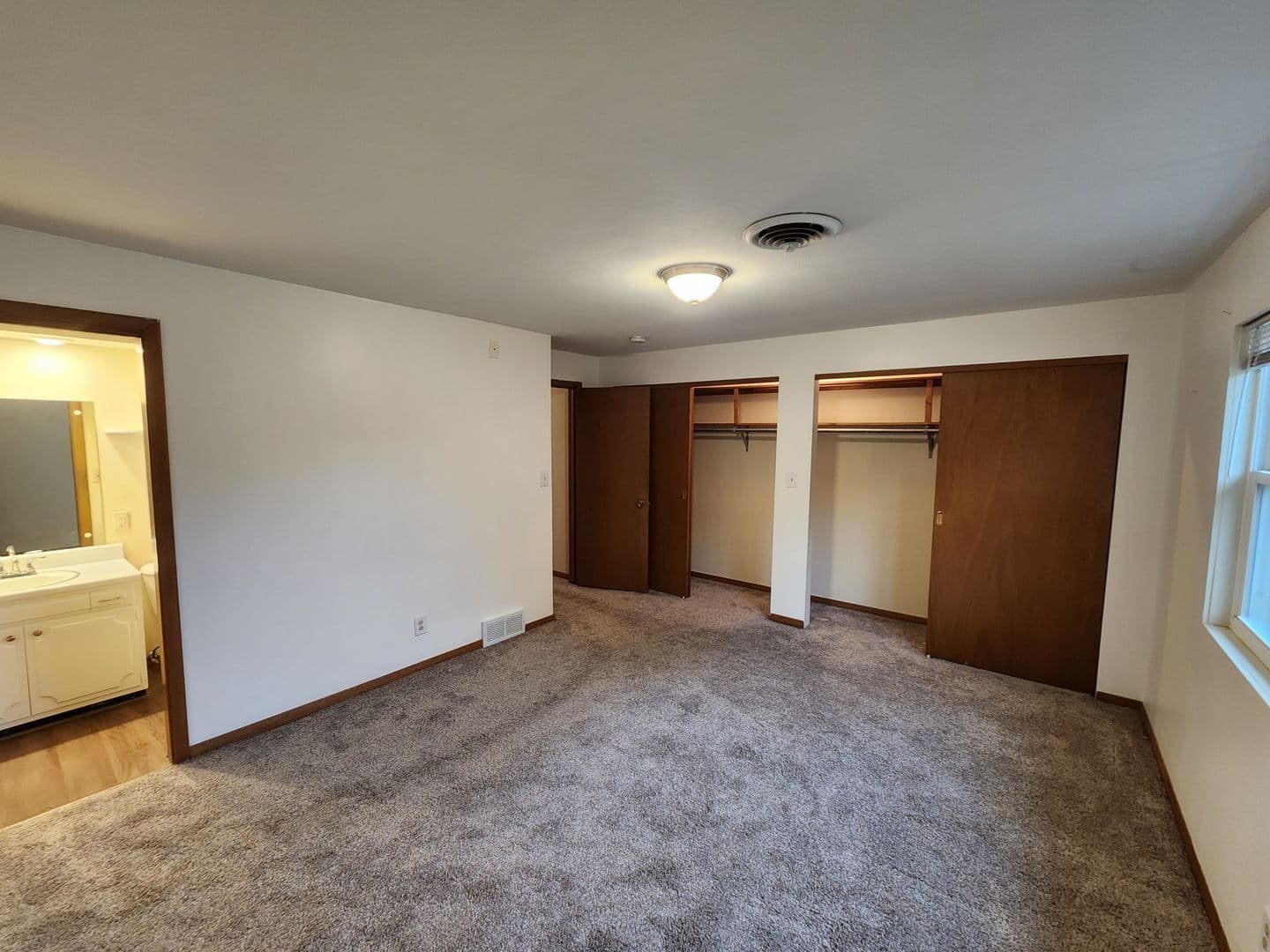 Moline Apartment: 3618 37th Ave