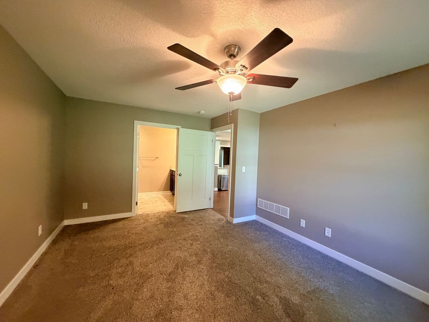 Moline House: 1420 51st Street Drive