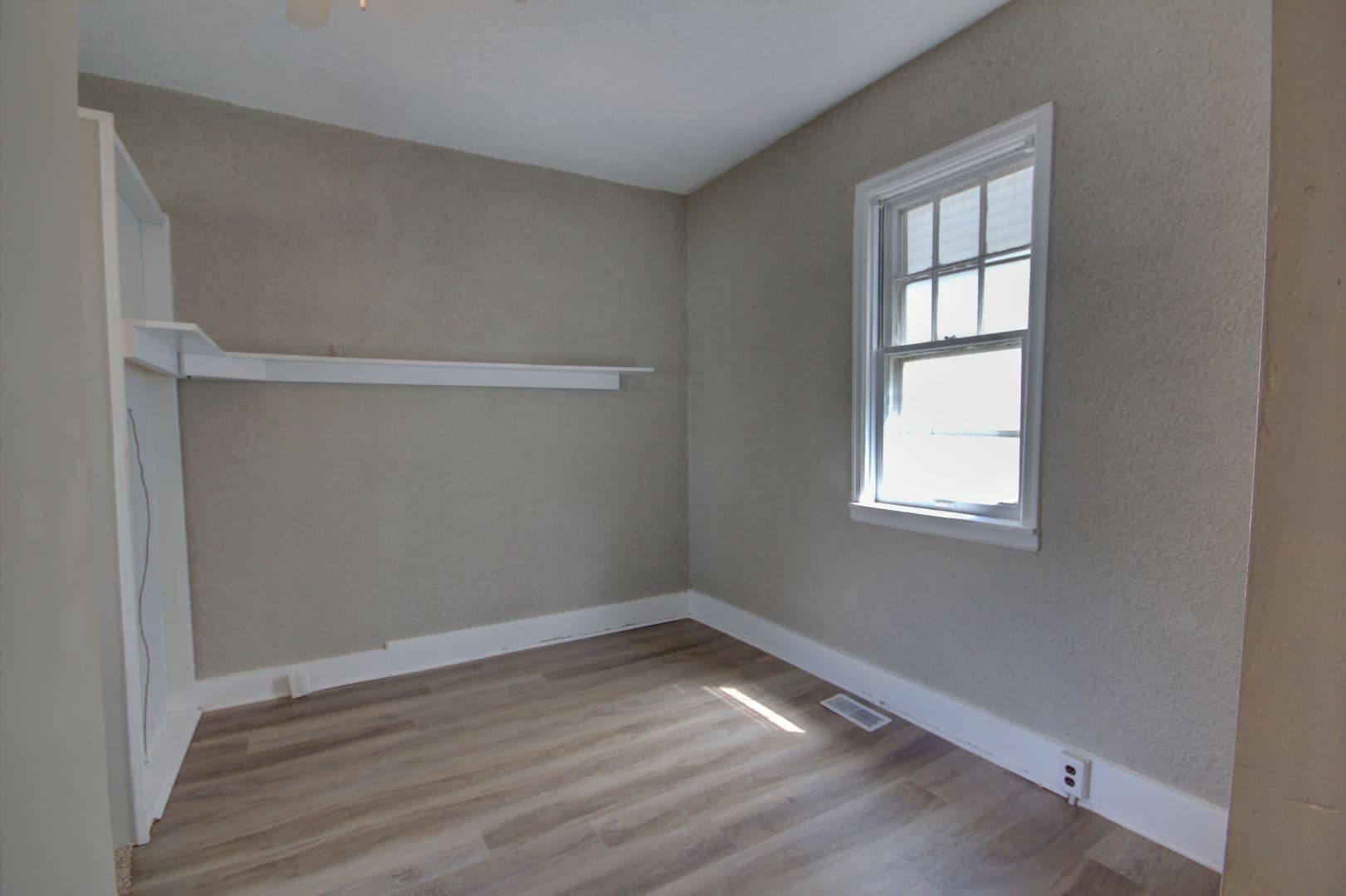 Davenport House: 1607 W 2nd St
