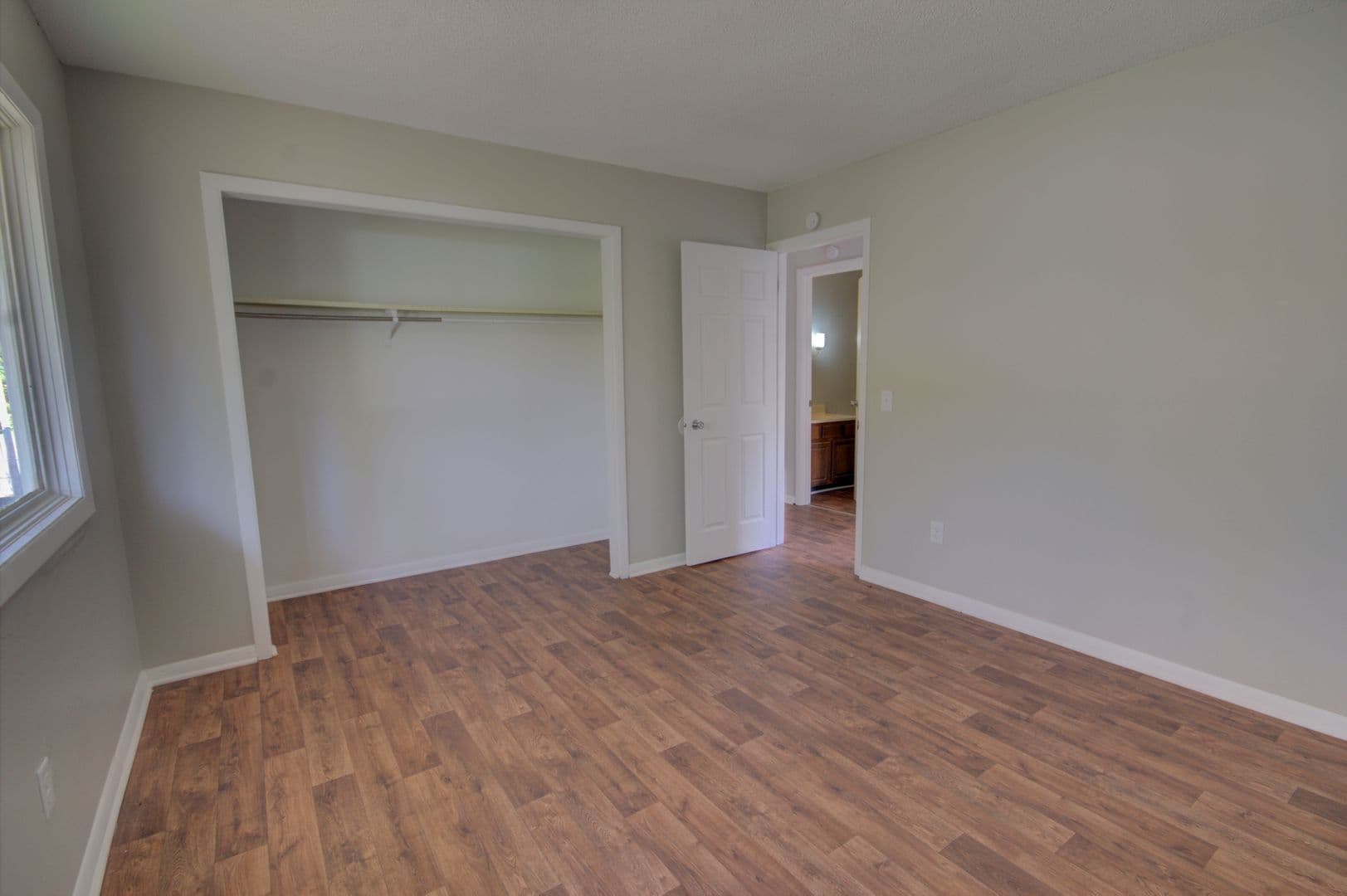 Hillsdale Apartment: 306 Larson Ct