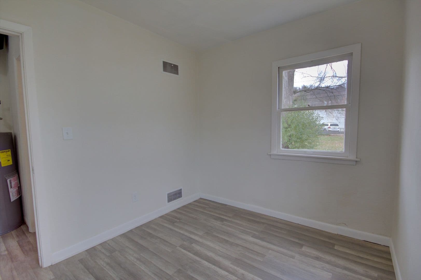 Davenport House: 3856 Johnson Ave