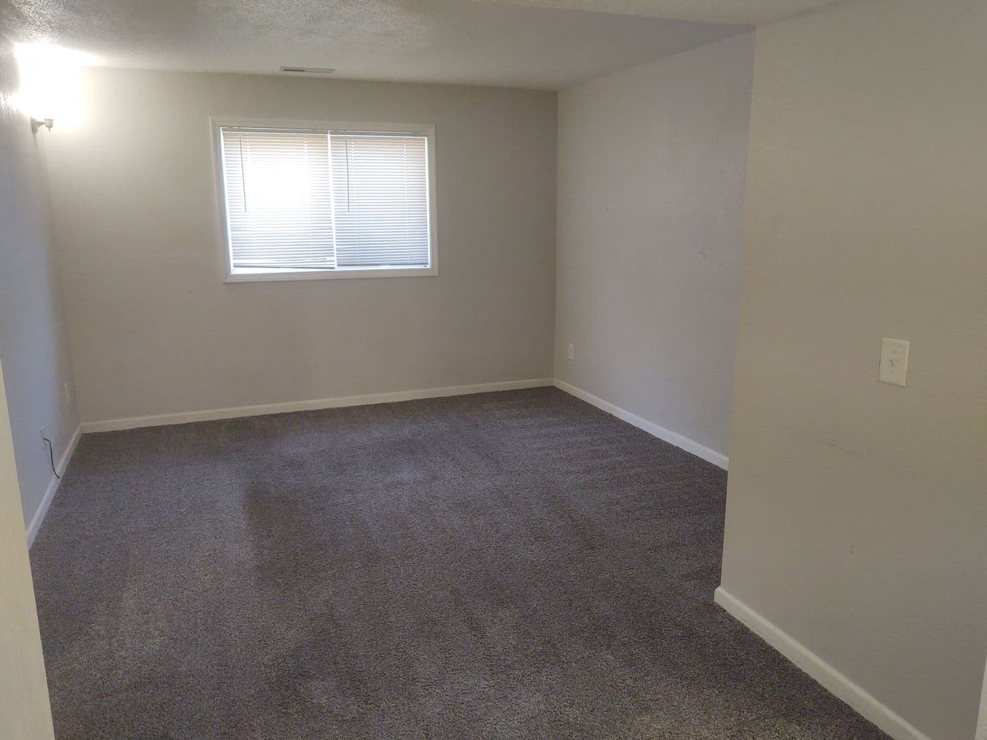 Moline Apartment: 5529 34th Ave