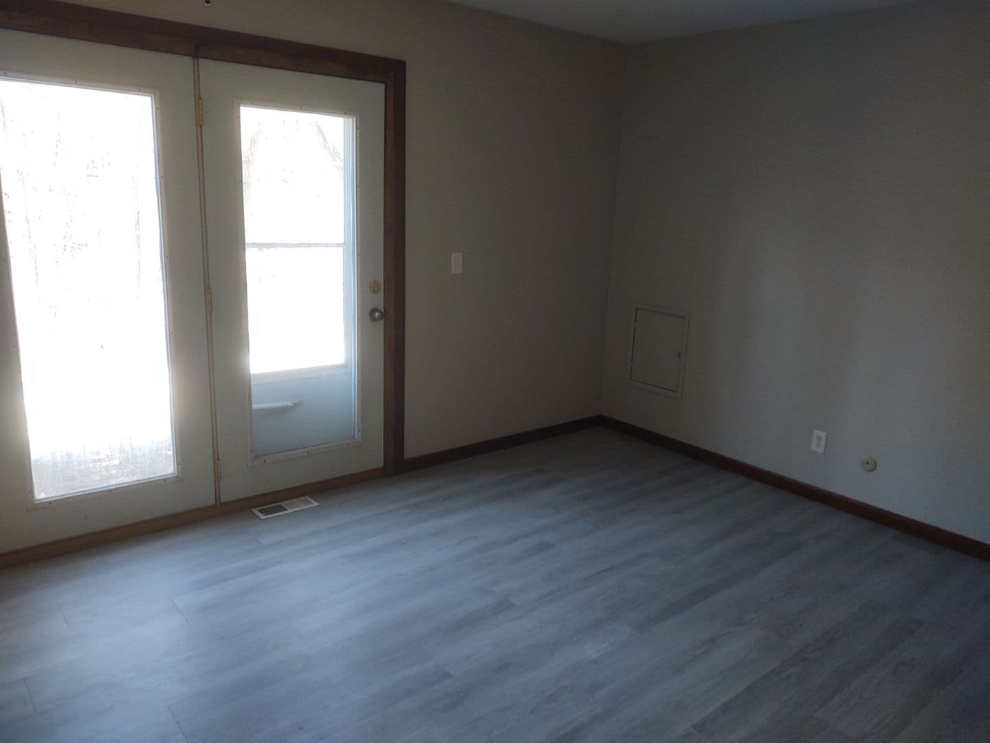 Moline Apartment: 2717 11th Ave B