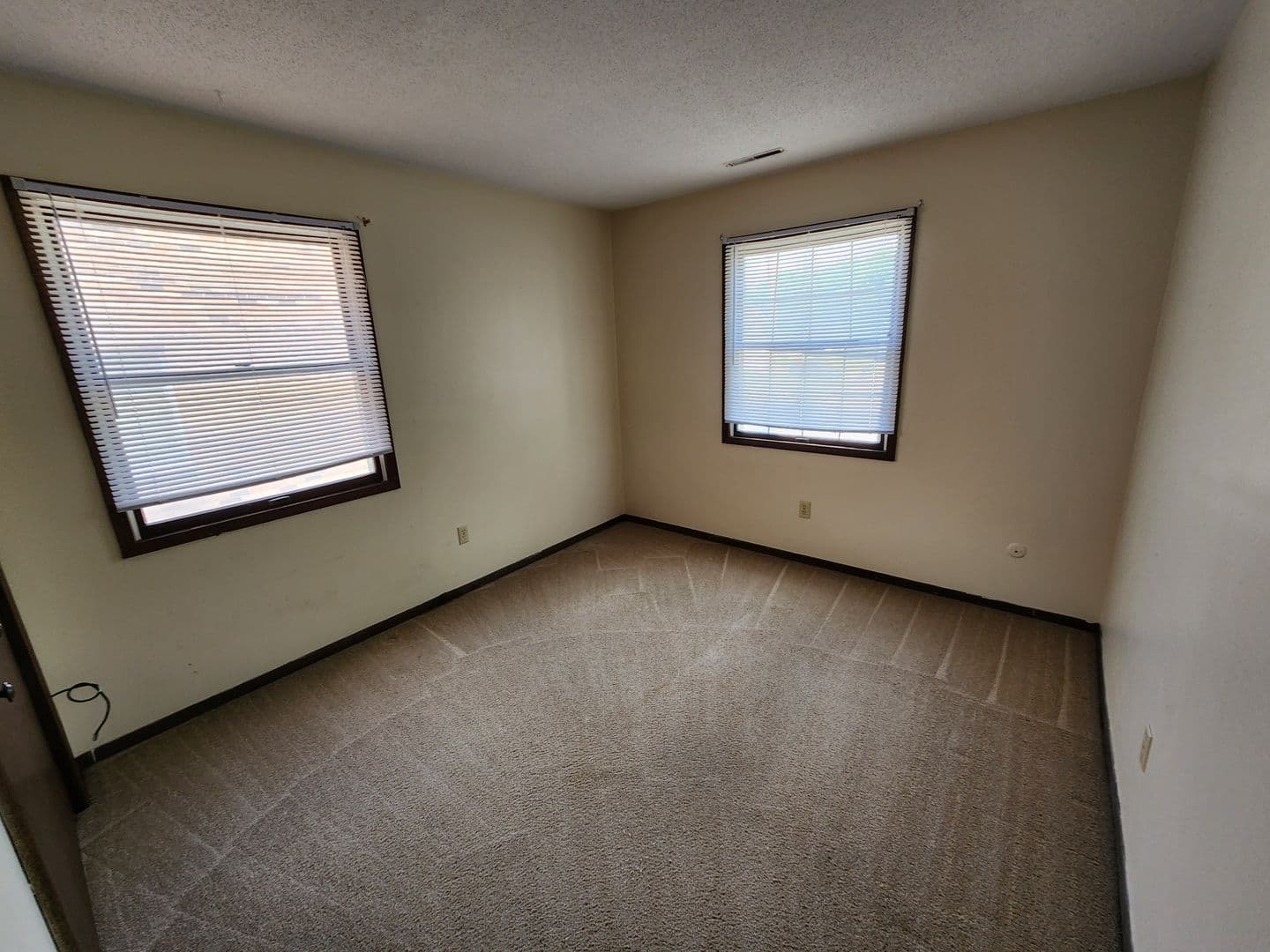 Rock Island Apartment: 9020 13th St W