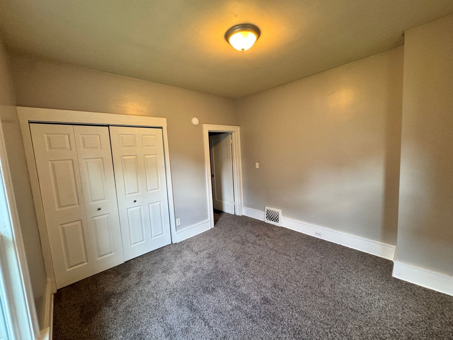 Rock Island House: 1123 18 1/2 Ave.