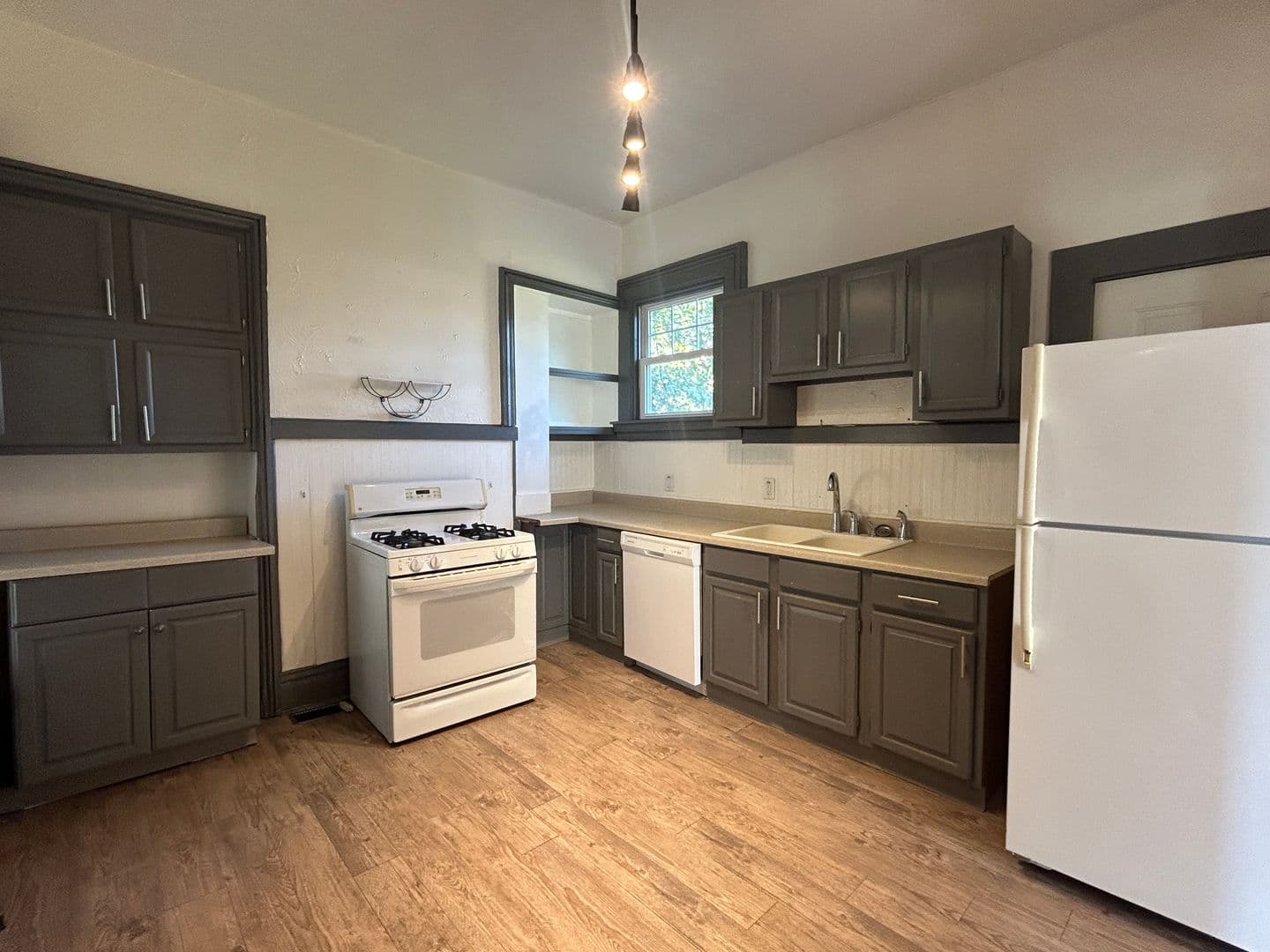 Davenport House: 1415 Pershing Ave