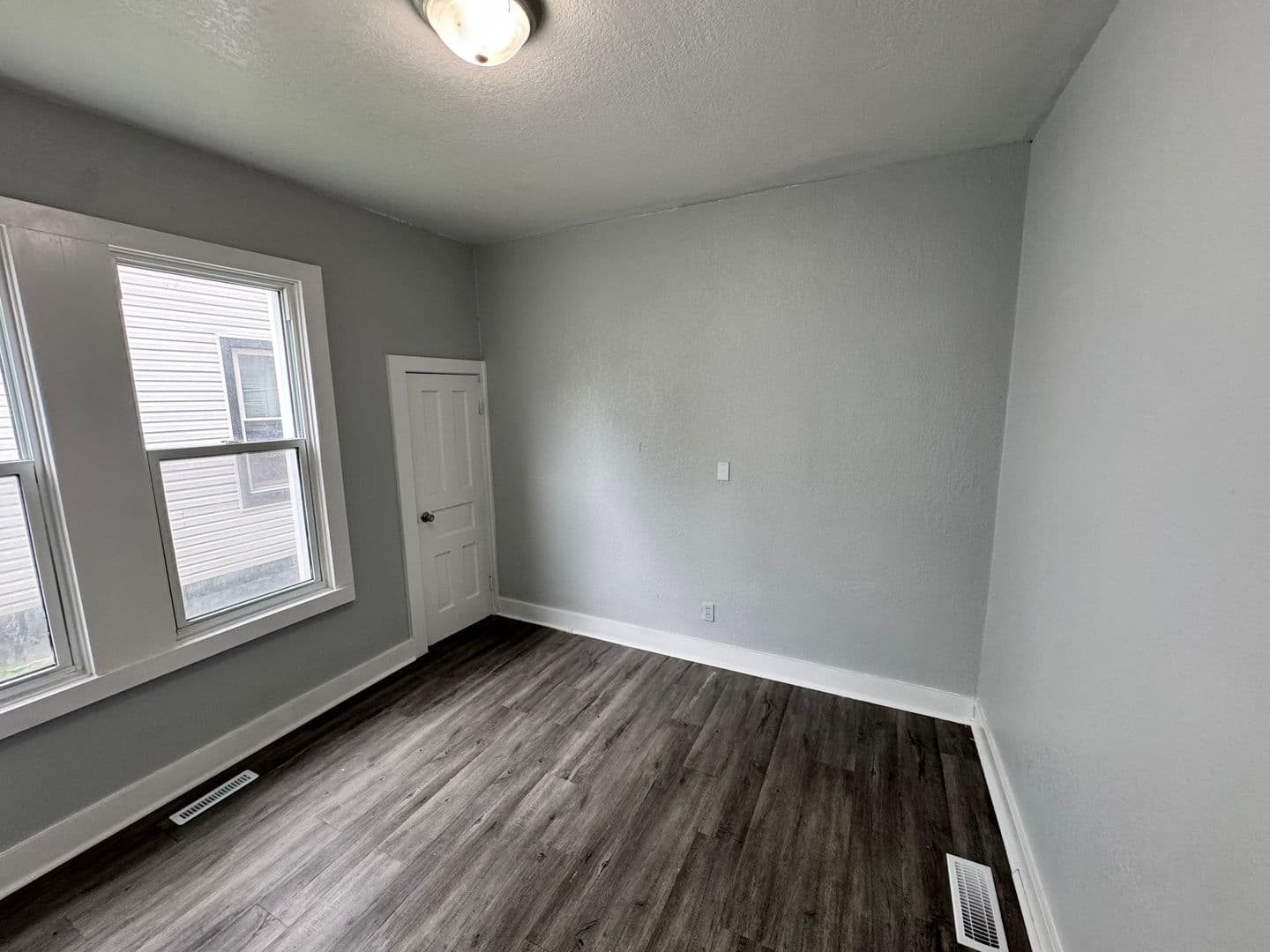 Rock Island House: 4515 8th Ave