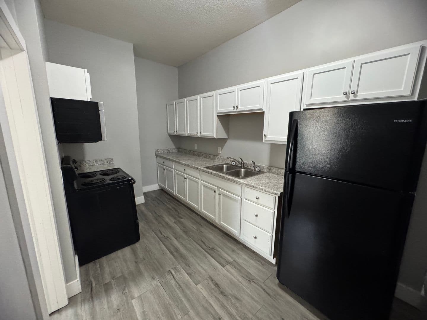 Rock Island Apartment: 929 4th Ave
