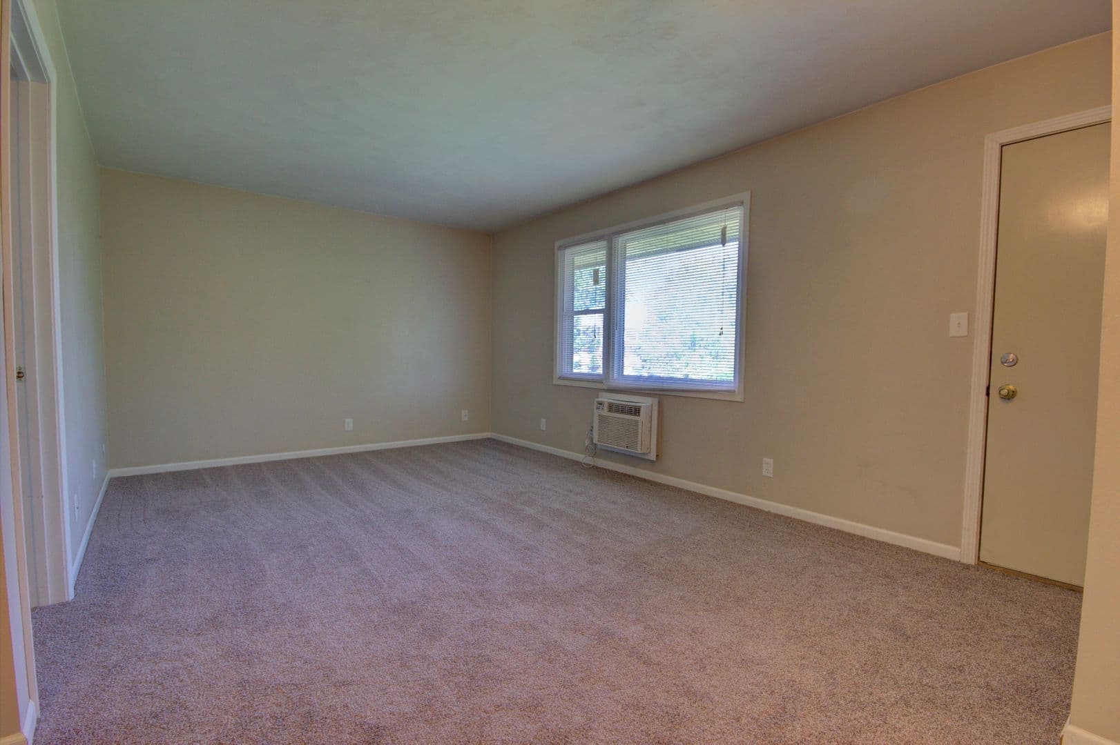 Moline Apartment: 3520 60th St