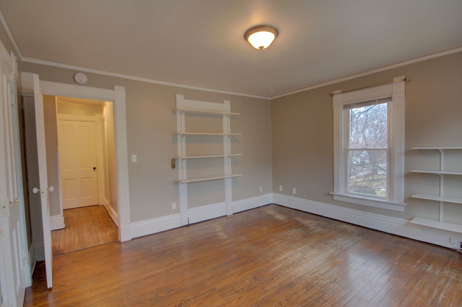 Moline Apartment: 1135 11th Ave