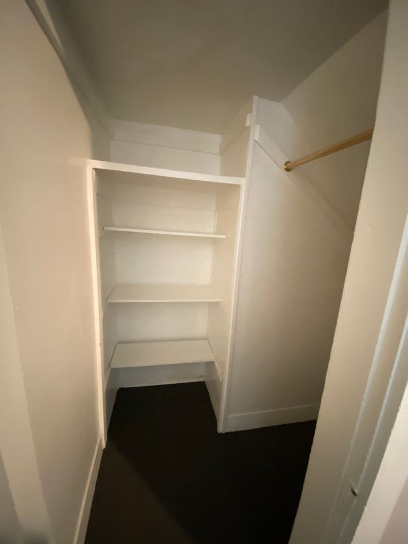 Moline Apartment: 822 5th Avenue