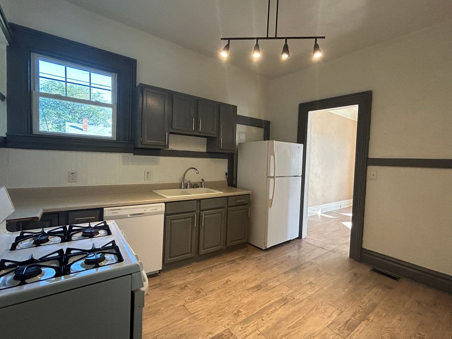 Davenport House: 1415 Pershing Ave