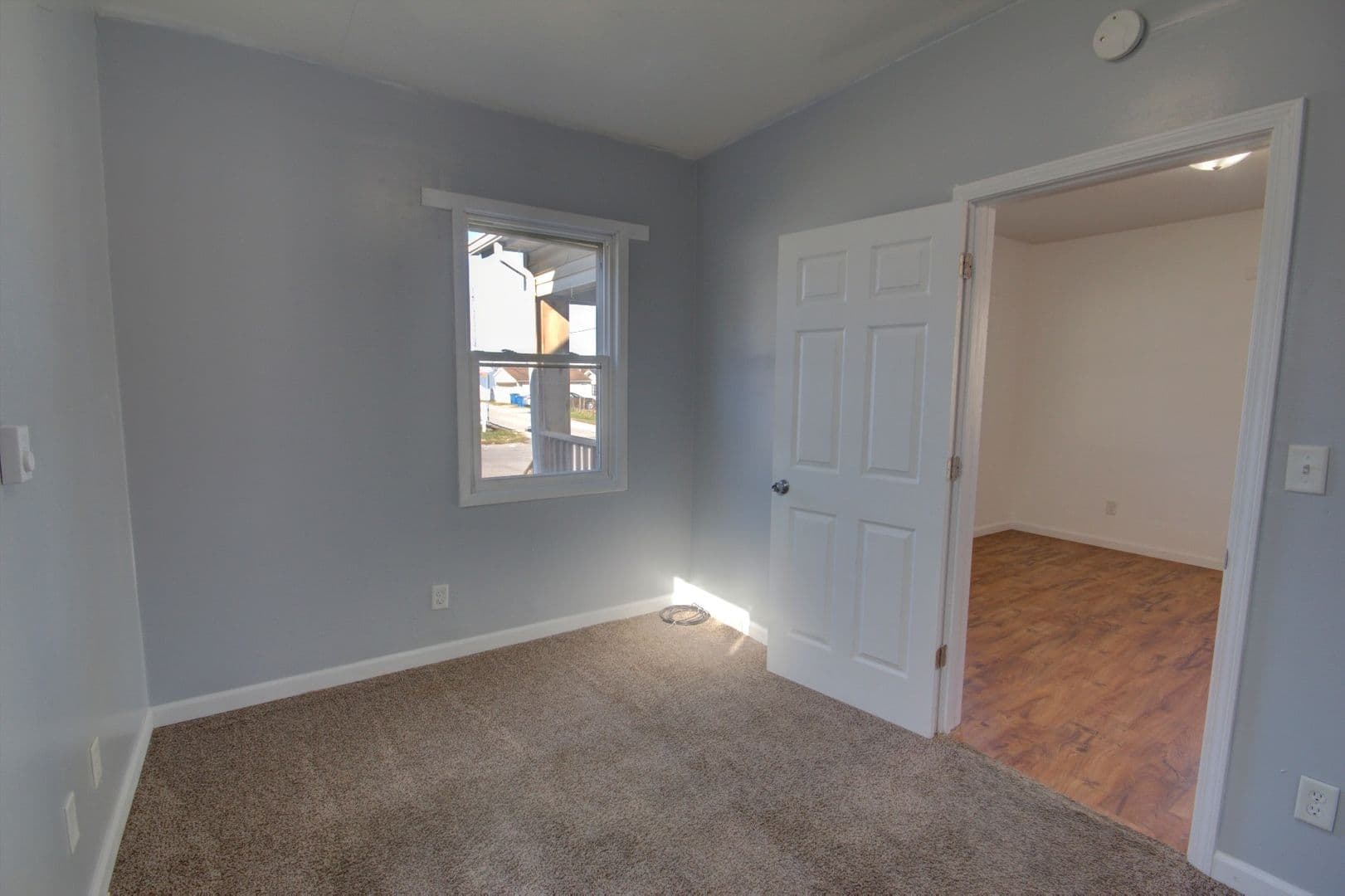 Silvis Apartment: 123 3rd St
