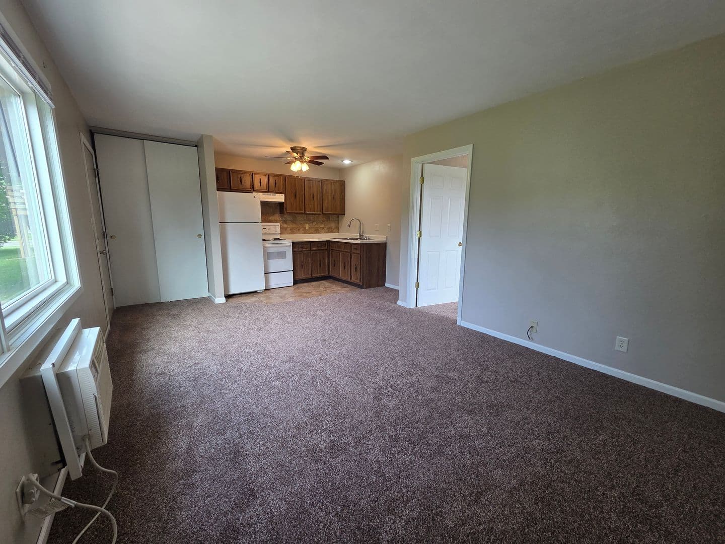Moline Apartment: 3500 60th St