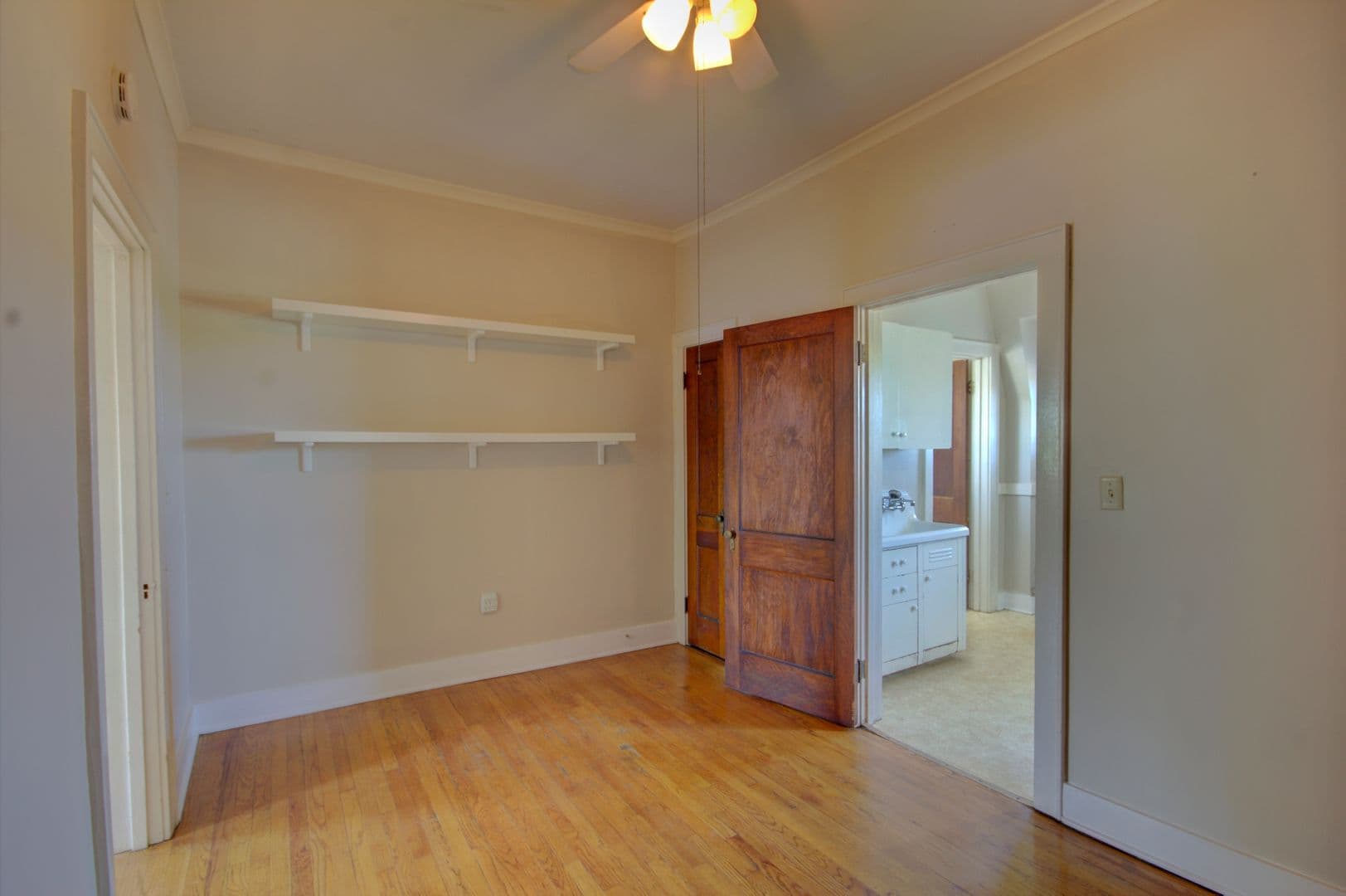 Rock Island Apartment: 1301-1305 2nd Ave