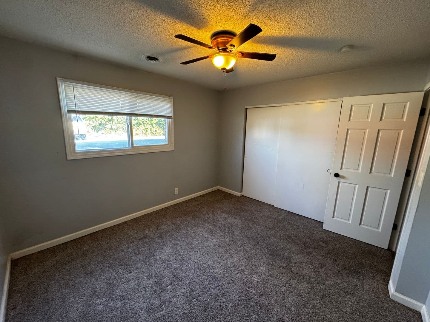 Davenport Apartment: 3234 Heatherton Drive