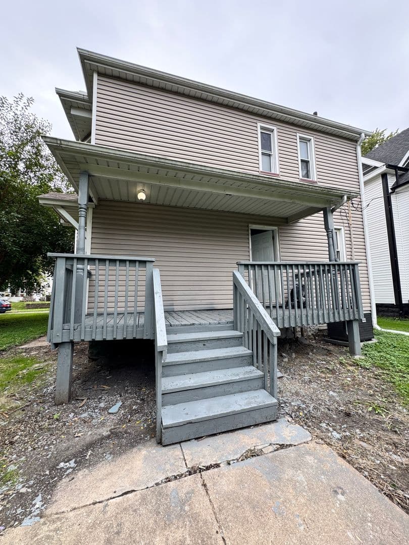 Rock Island House: 4515 8th Ave