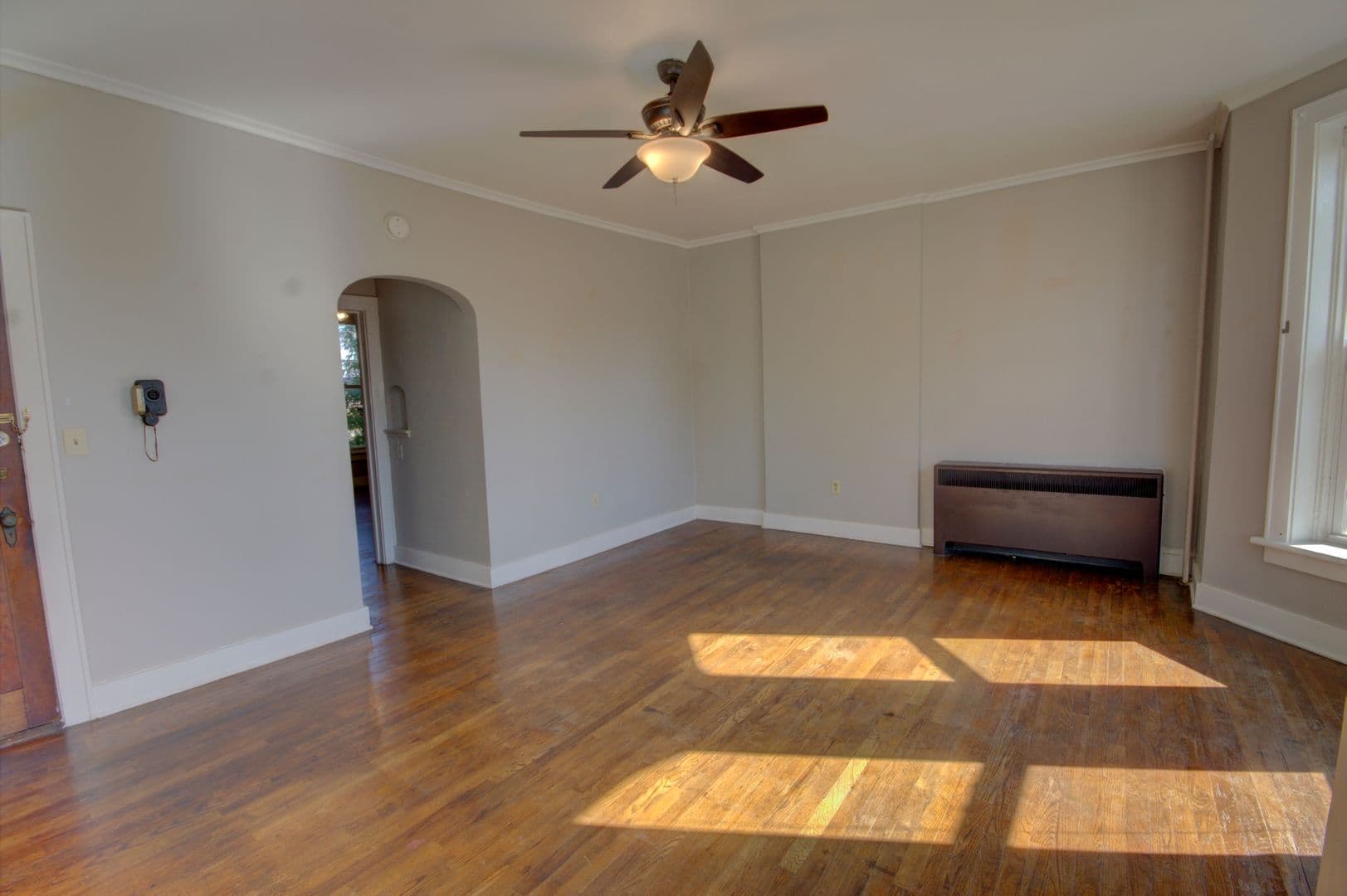 Rock Island Apartment: 1301-1305 2nd Ave