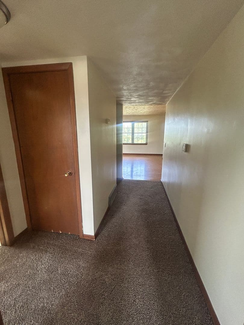 Rock Island Apartment: 1450 18th Ave