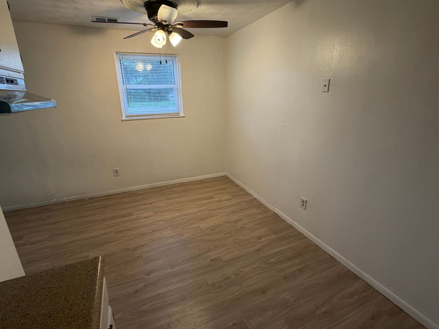 Davenport Apartment: 702 W 63rd Street