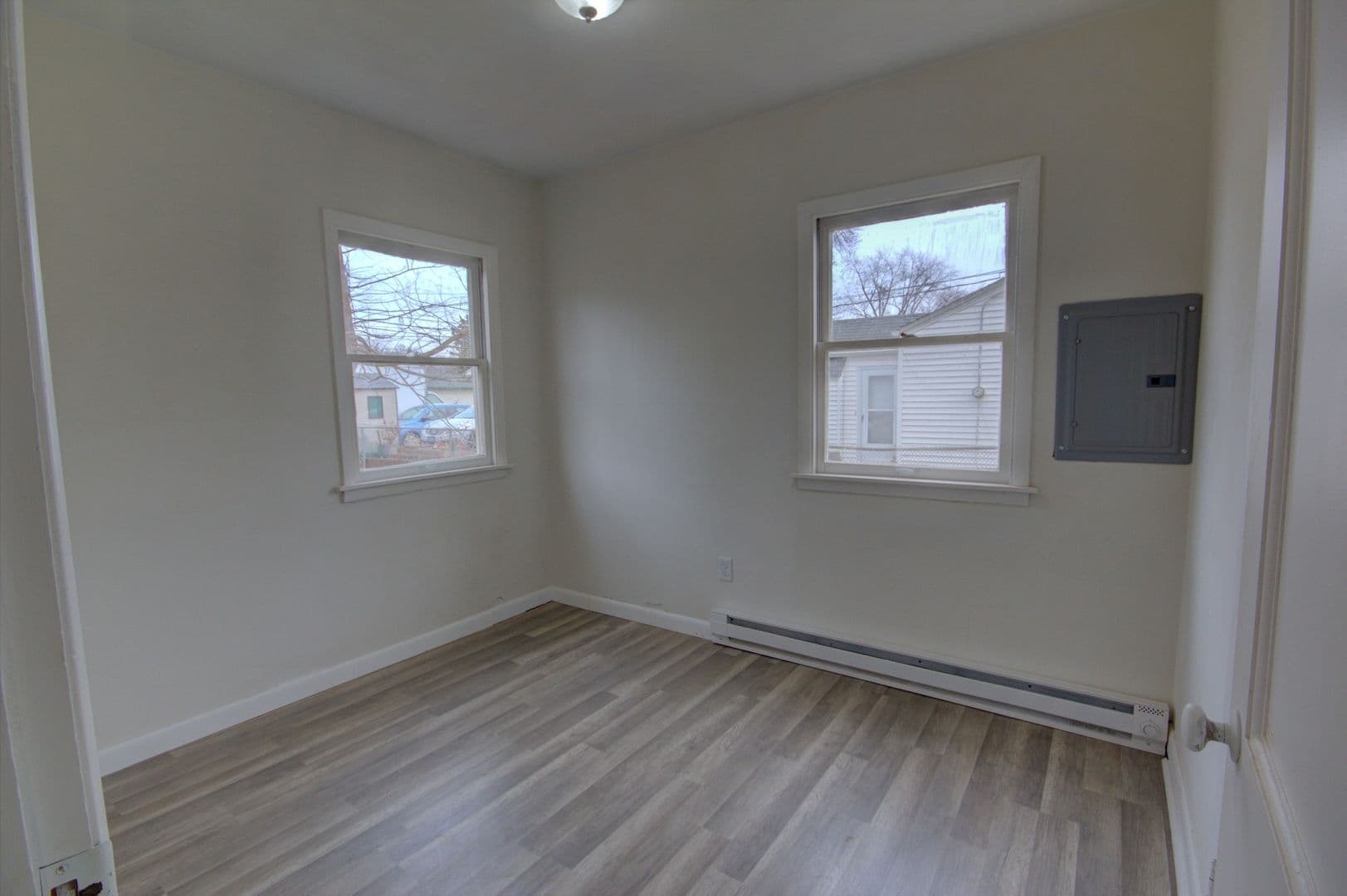 Davenport House: 3856 Johnson Ave