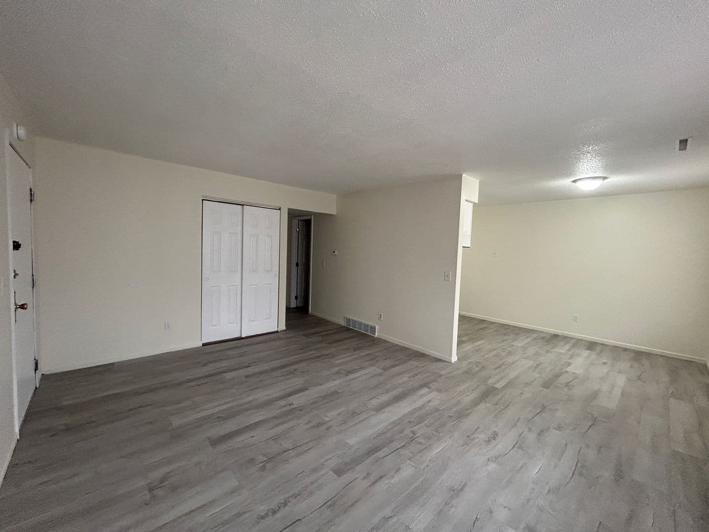 Davenport Apartment: 614 W 63rd Street