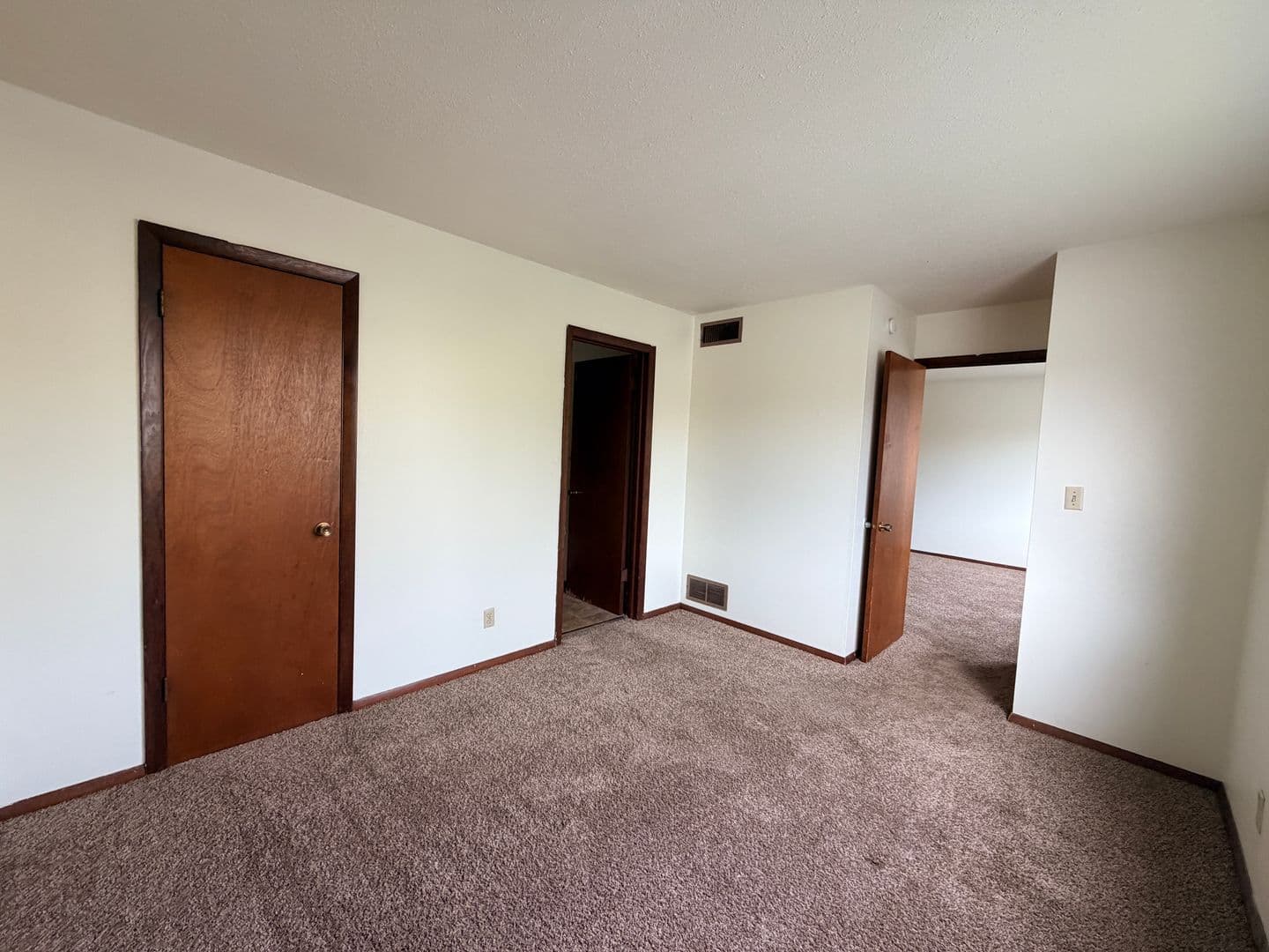 Moline Apartment: 5509 34th Ave