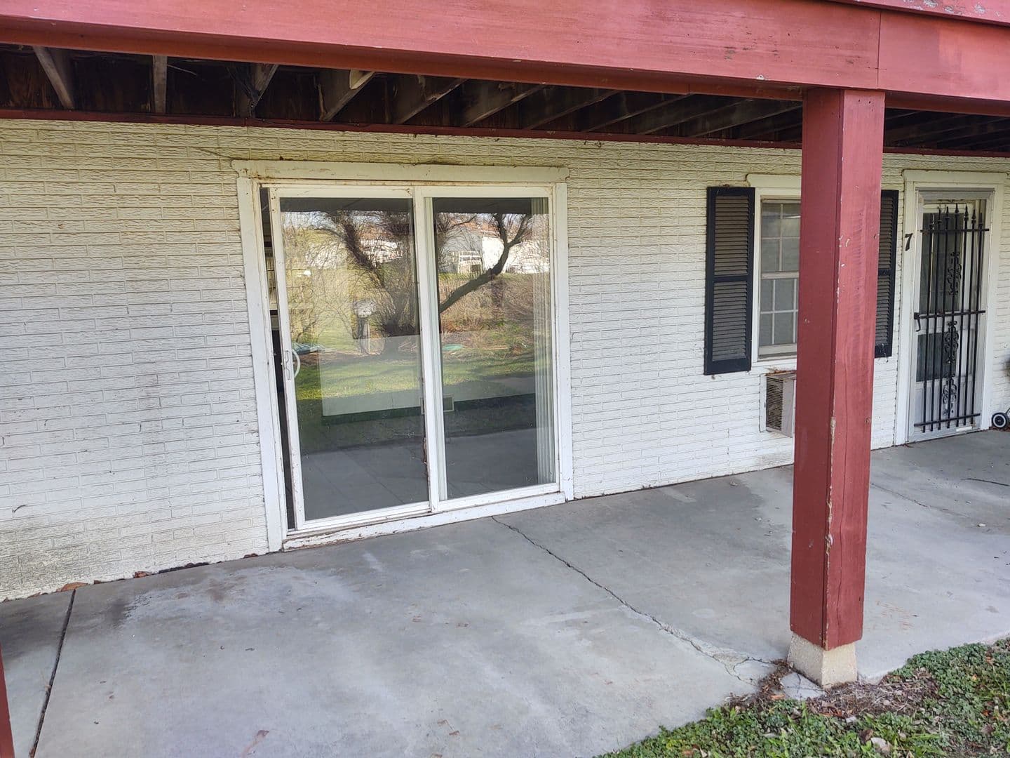 Milan Apartment: 2702 117th Ave W