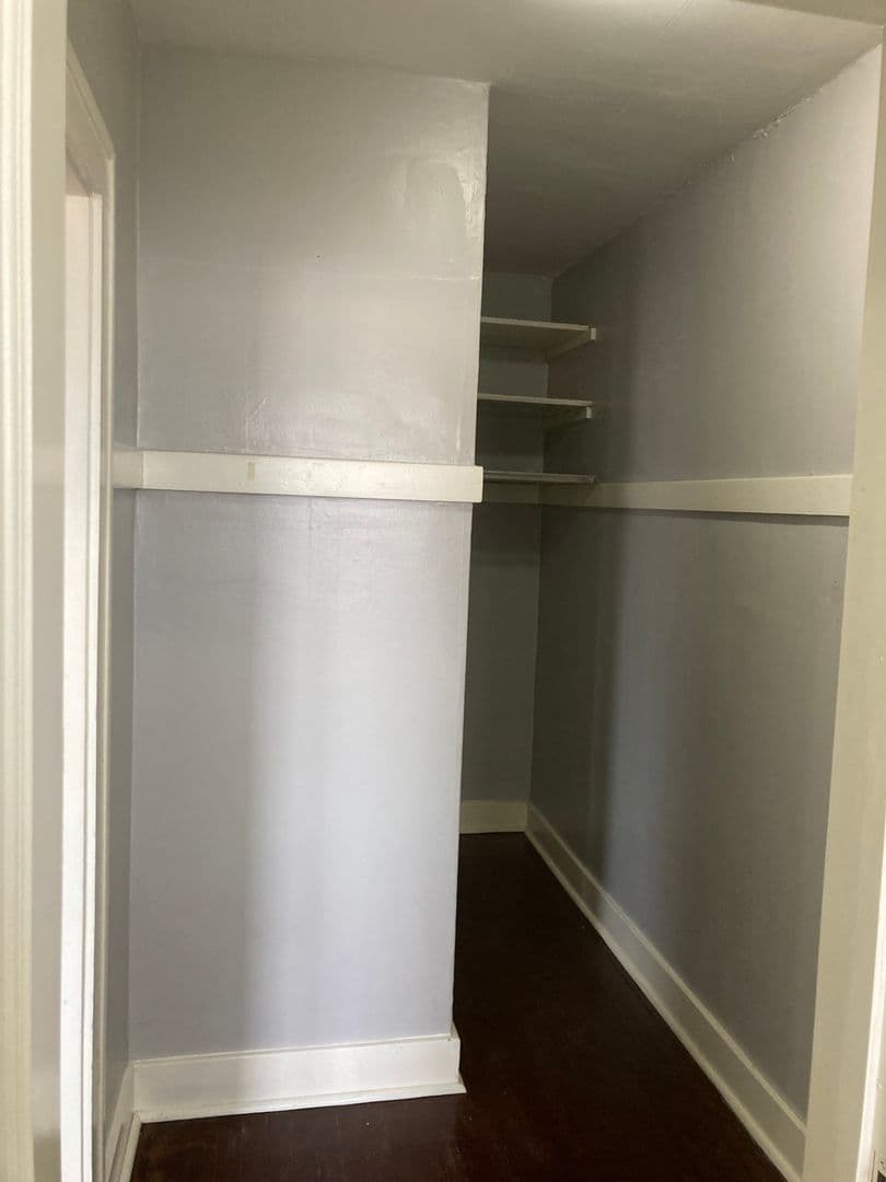 Rock Island Apartment: 2930 5th Ave