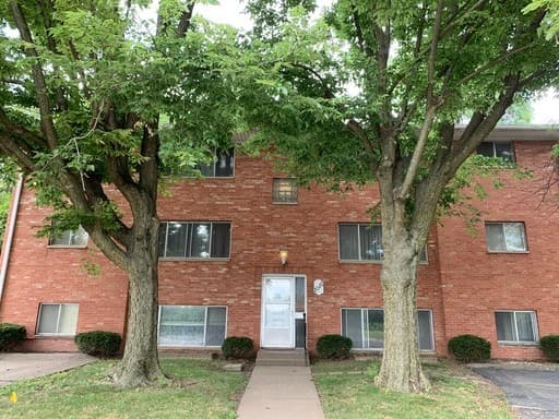 Moline Apartment: 1015 18th Street A
