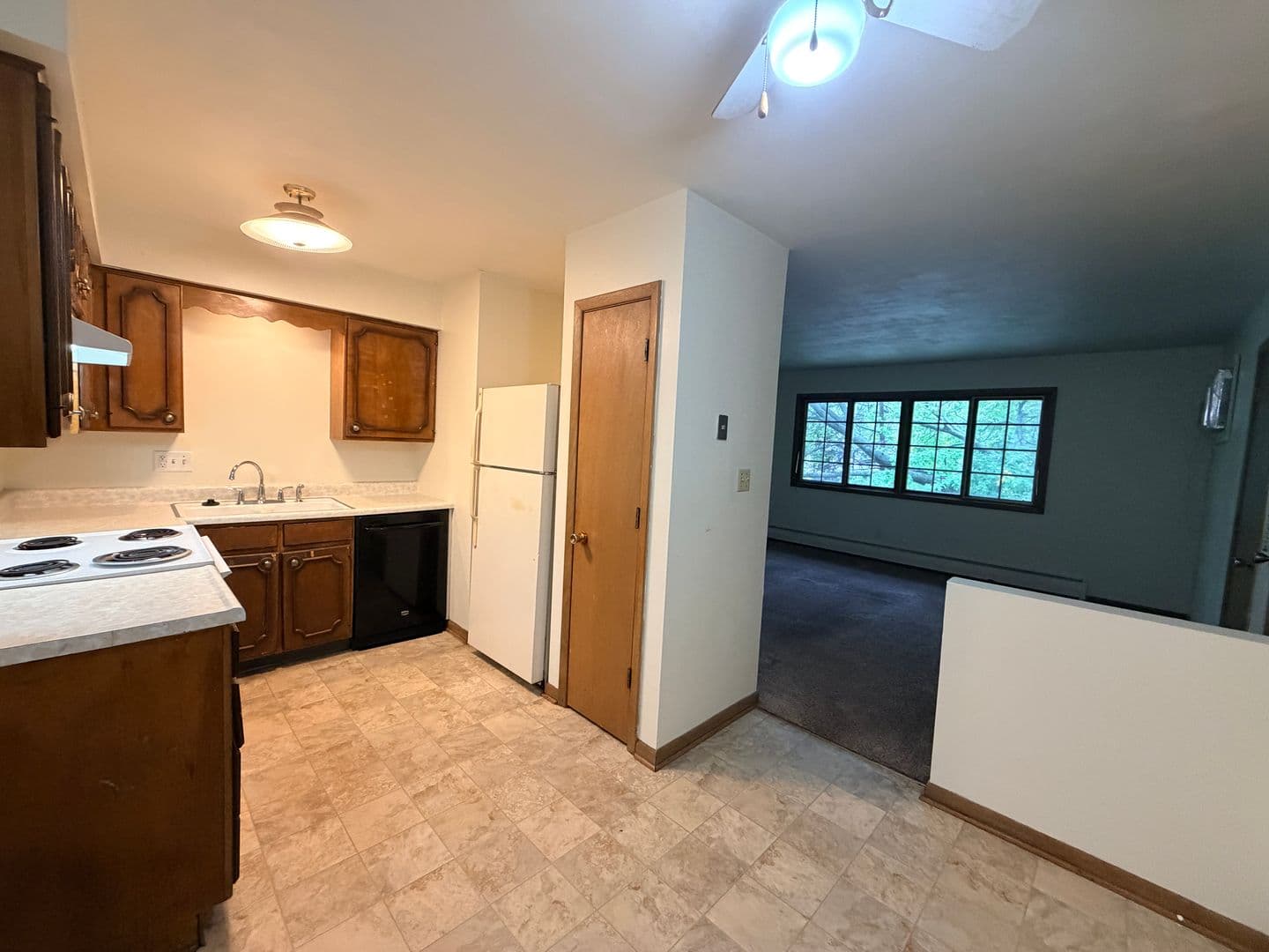 Moline Apartment: 3532 60th Street