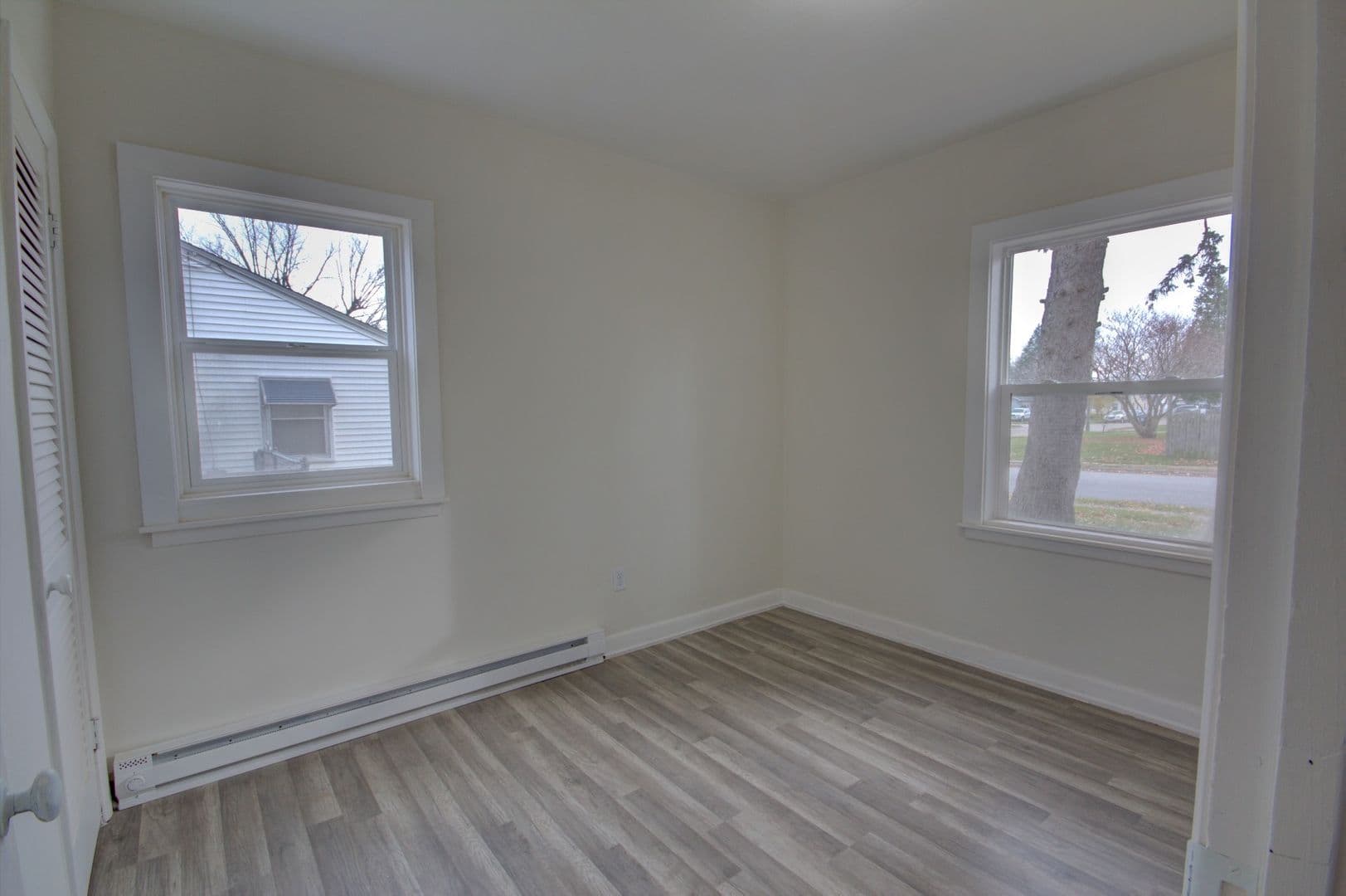 Davenport House: 3856 Johnson Ave