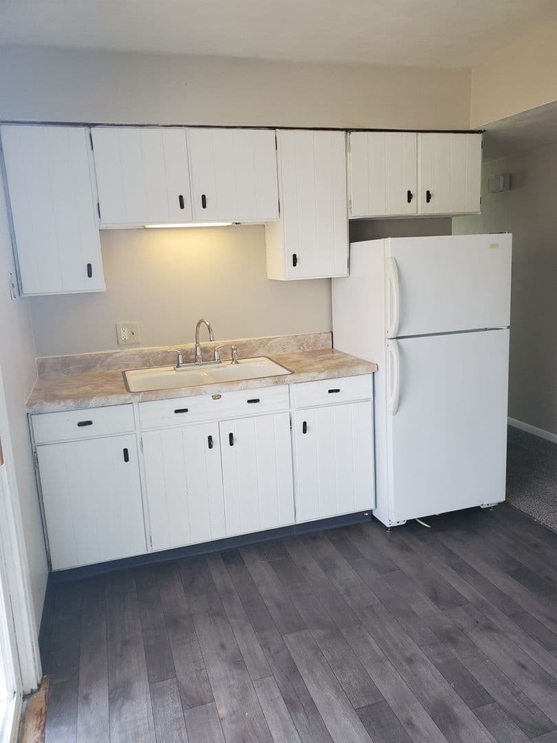 Moline Apartment: 4711 12th Ave