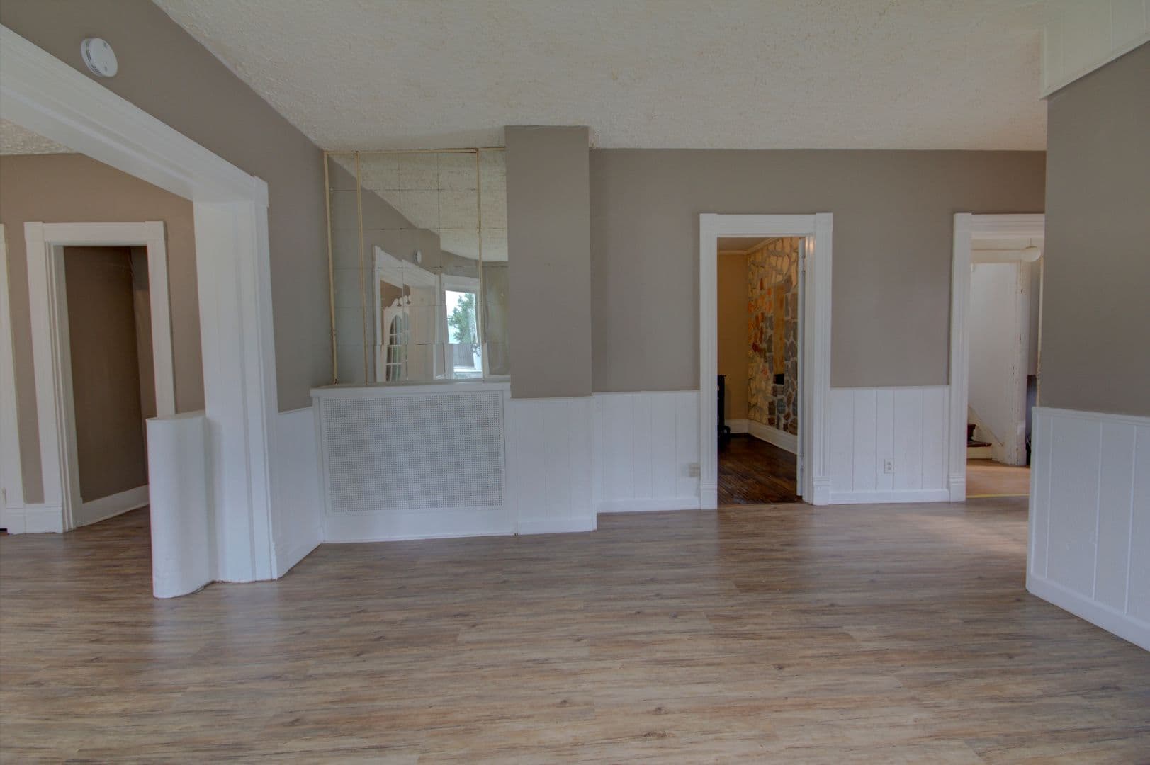 Davenport Apartment: 1724 Farnam St