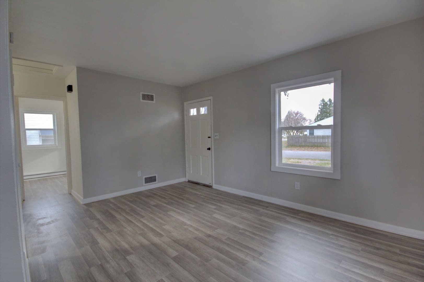 Davenport House: 3856 Johnson Ave