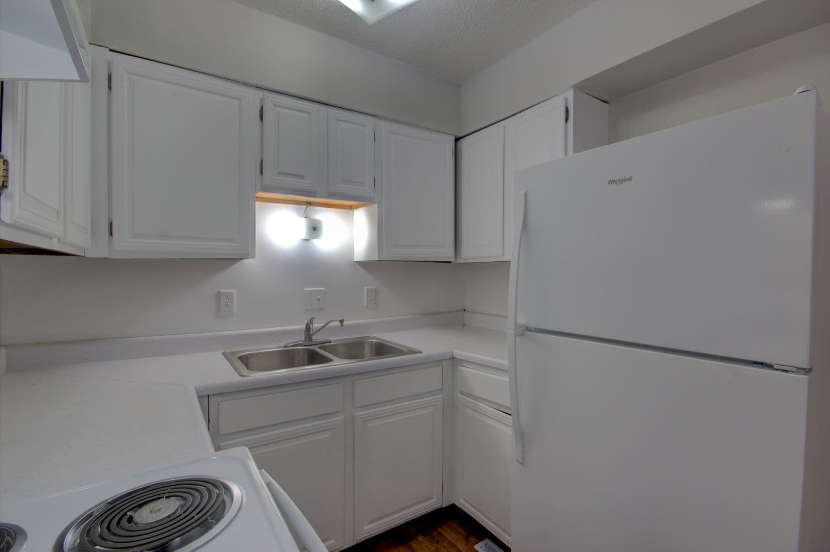 Hillsdale Apartment: 306 Larson Ct