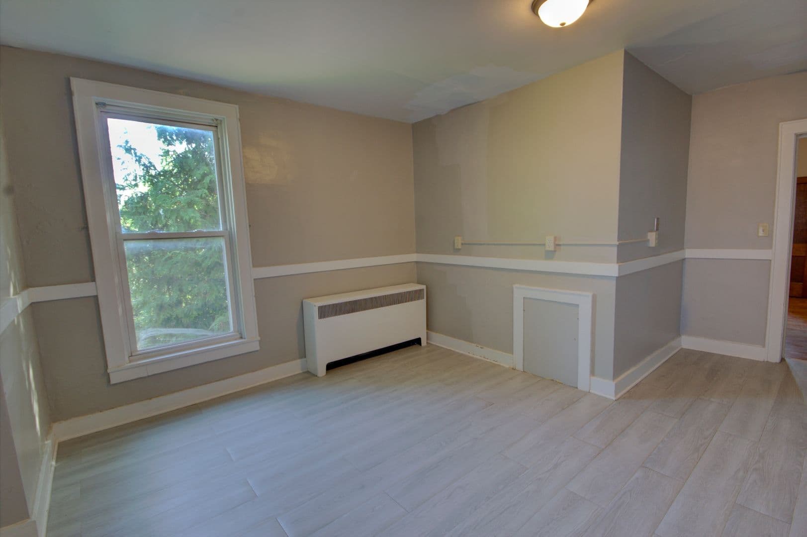 Rock Island Apartment: 1301-1305 2nd Ave