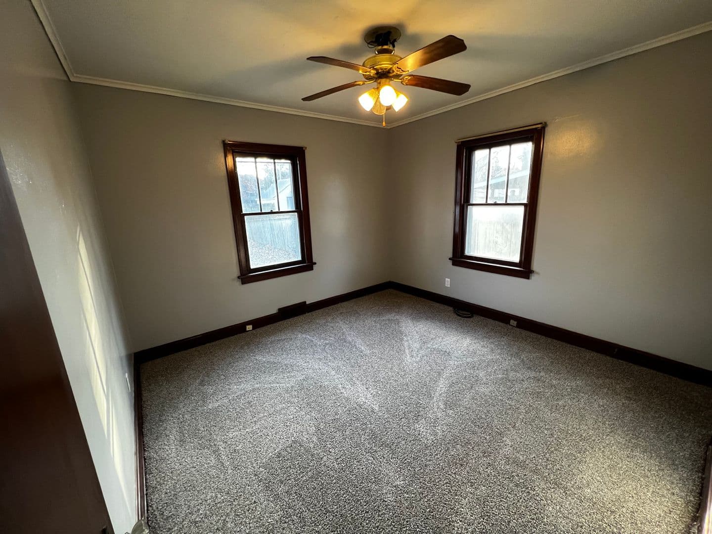 Davenport Apartment: 1611 W High Street