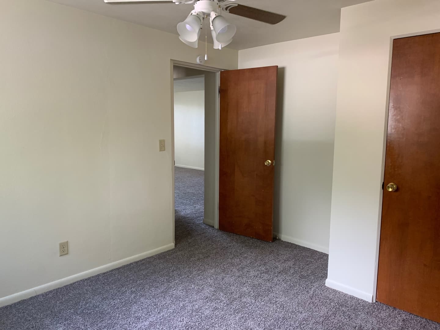 Moline Apartment: 1015 18th Street A