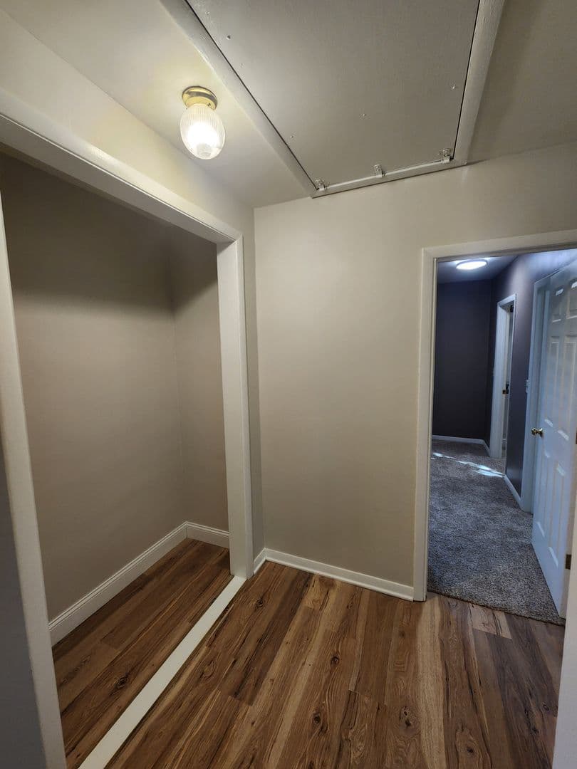 Davenport House: 108 E 37th St