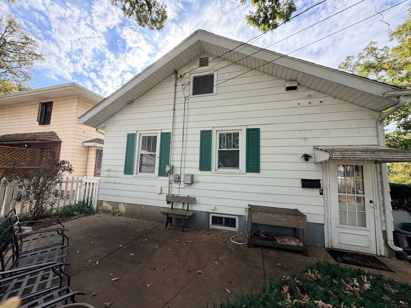 Moline House: 1565 34th Ave
